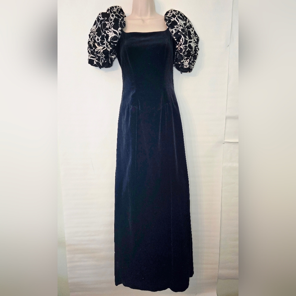 Vintage Black Velvet Formal Gown Size 7
